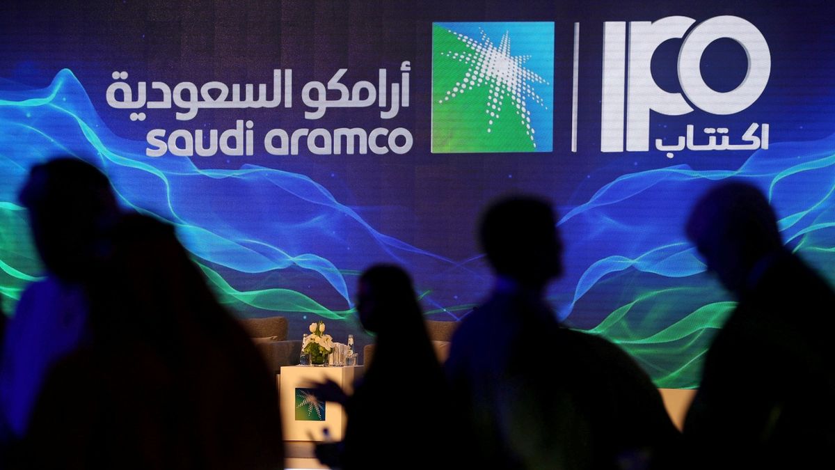 Primární nabídka akcií ropné Aramco bude největší na světě